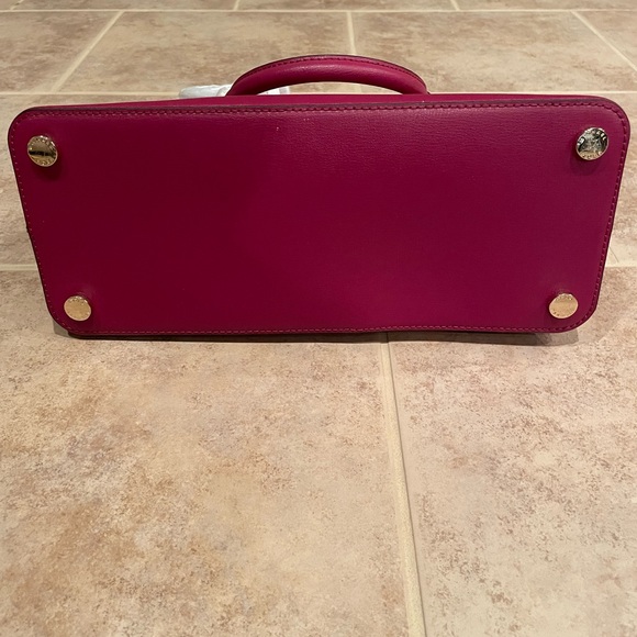 MICHAEL KORS EMMY DOME LARGE SATCHEL LEATHER SHOULDER BAG - Authentic tags shown - Picture 5 of 9